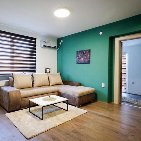 Domacin Komsijska Gostiona Zrenjanin Exteriör bild