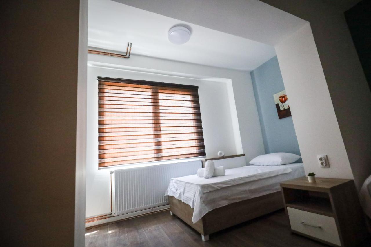 Domacin Komsijska Gostiona Zrenjanin Exteriör bild